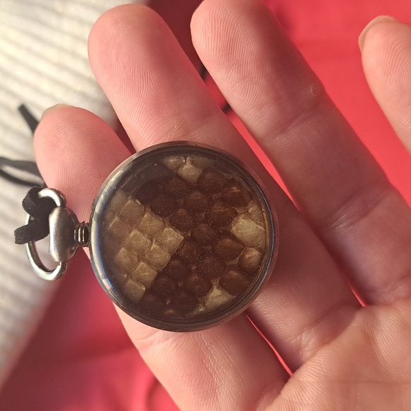 GENUINE PYTHON RESIN NECKLACE! Made by hand with ♥️♥️♥️ - Picture 10 of 10